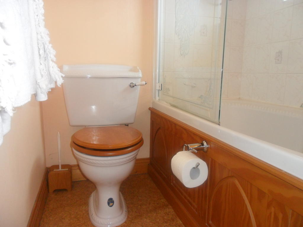 Glen House Room Only Accommodation Youghal Phòng bức ảnh